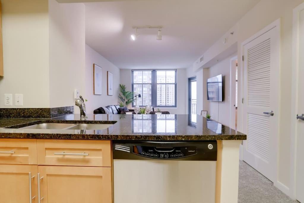 Condo With Gym And Pool In Pentagon City 8Min To Dca Арлингтон Экстерьер фото